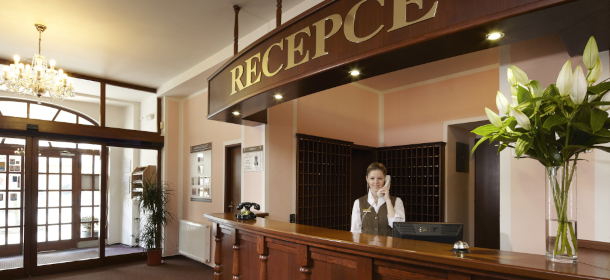 Die 24-Stunden Rezeption des Kurhotels 