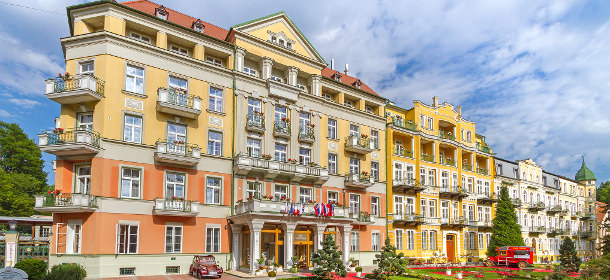 Das beliebte 4-Sterne Kur & Spa Hotel Pawlik in Franzensbad mit Aquaforum