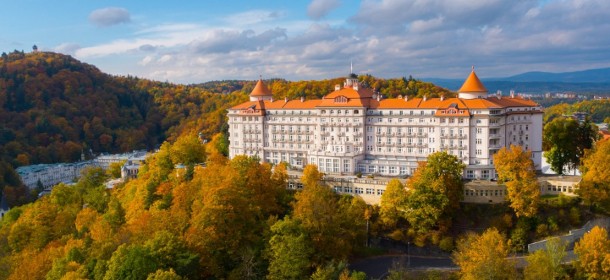 Das 4-Sterne Kurhotel Imperial dominiert über den Kurort Karlsbad 