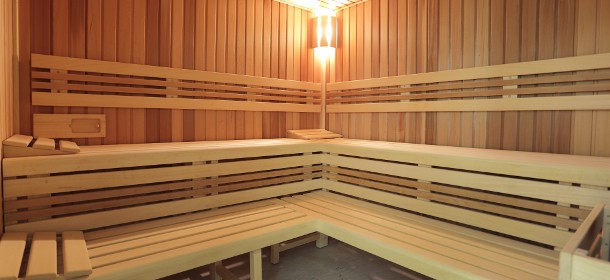 Die großzügige Finnische Sauna 